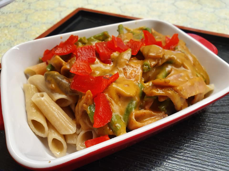 Penne with veggies in Japanese curry