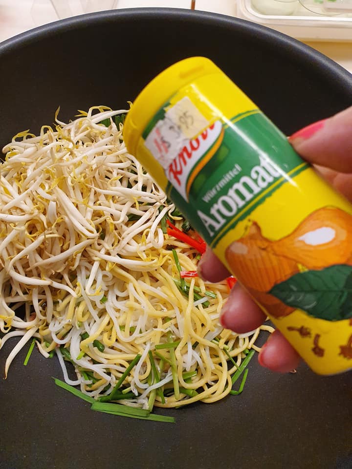 Stir Fry Yellow & White Rice Noodle: Cooking in progress