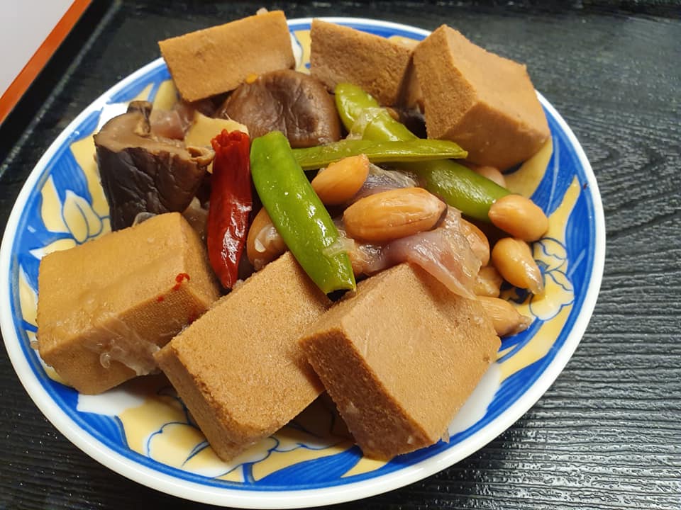 Braise Peanuts with Koya Tofu