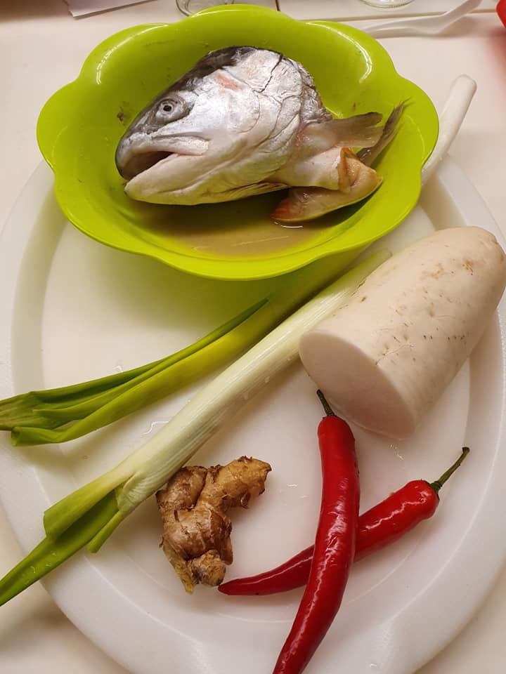 Ingredients for Japanese Salmon Fishhead with Daikon & Leek