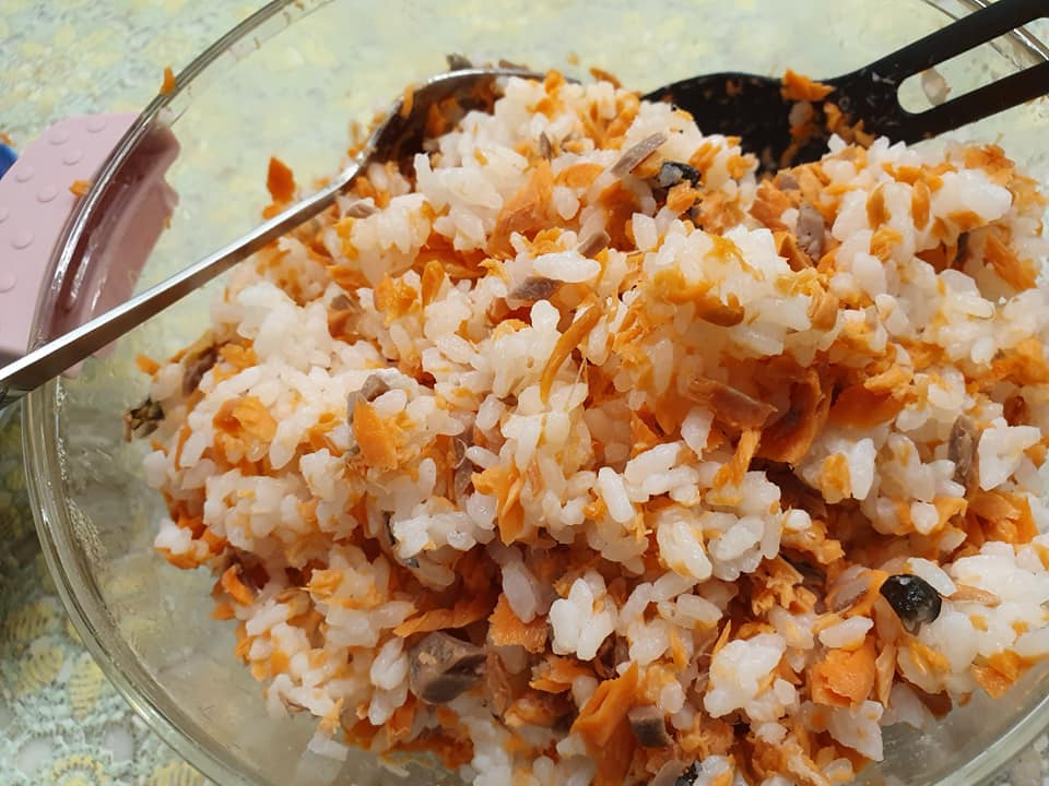 Mixing the Salmon and rice