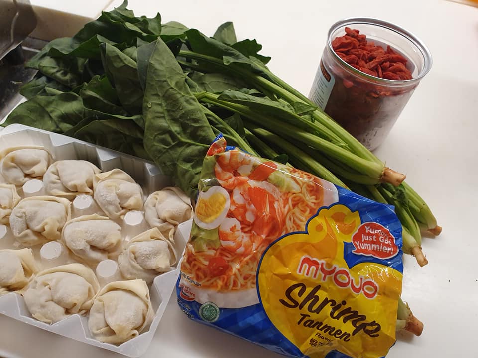 Ingredients for Tanmen with Shrimp Wanton