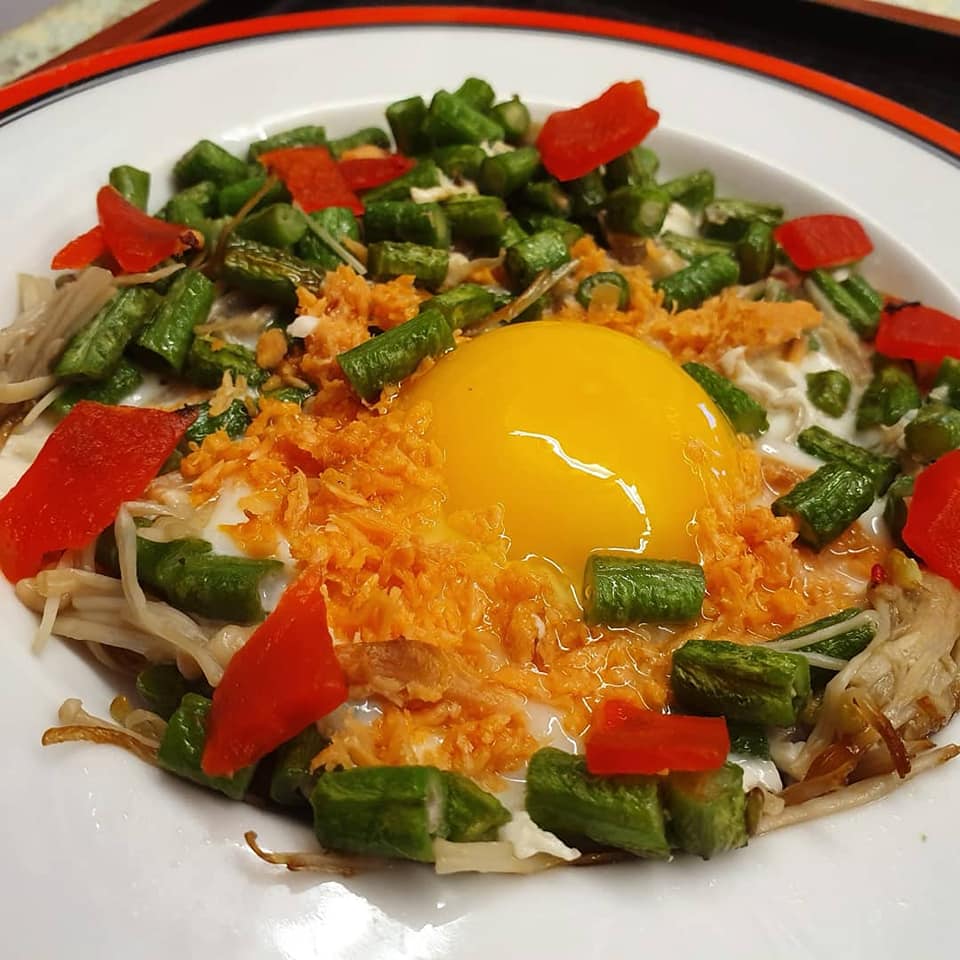 Sunny side up with veggies