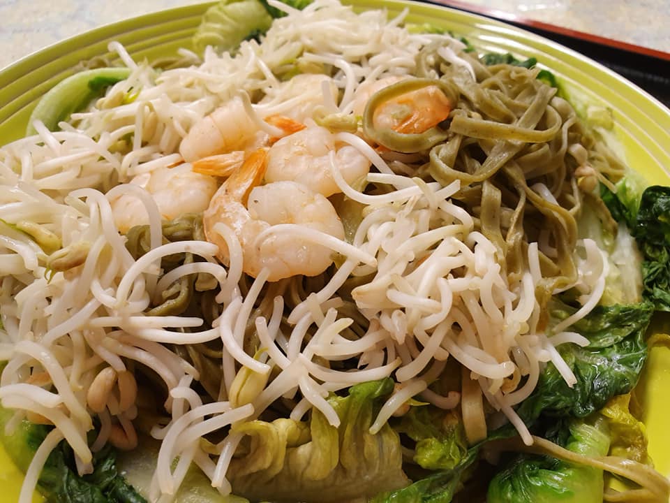 Moringa Green Noodle with Shrimps and Veggies