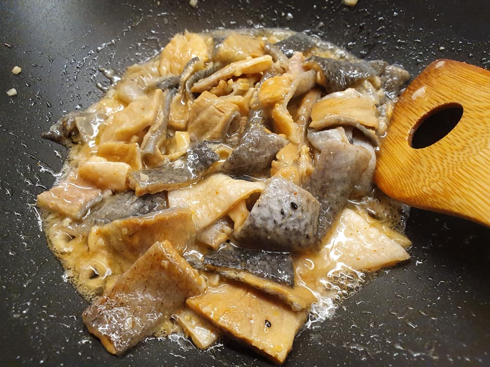 Frying Salmon Skin