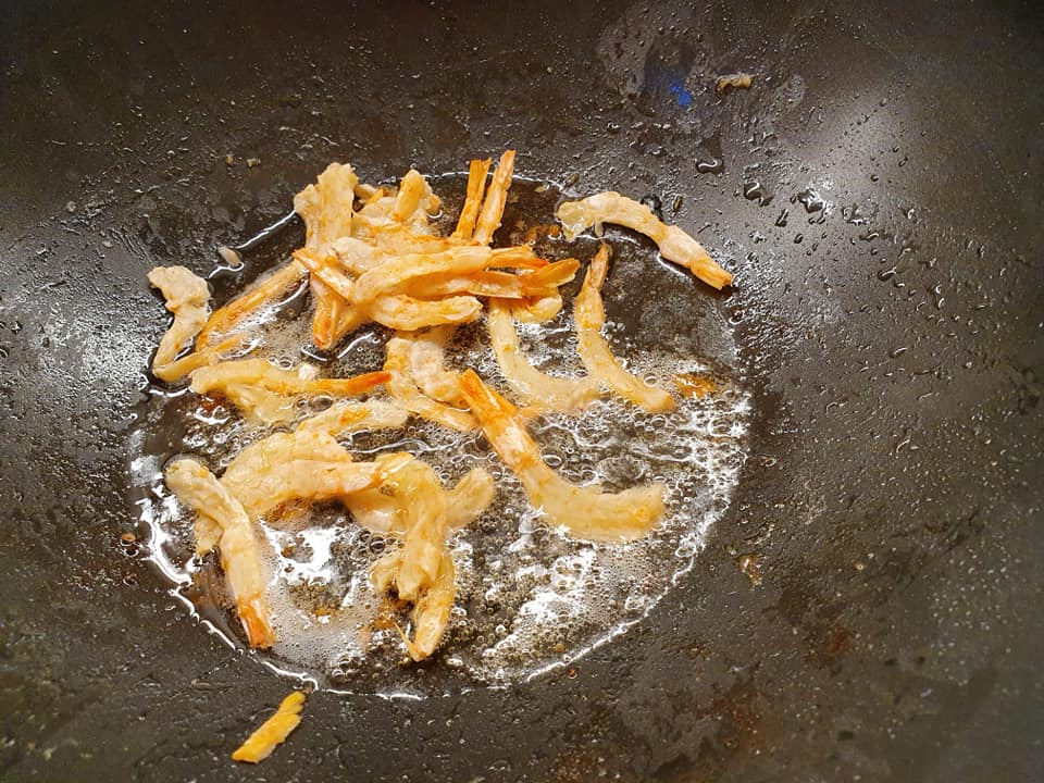 Fry the Dried Prawns in Salmon oil