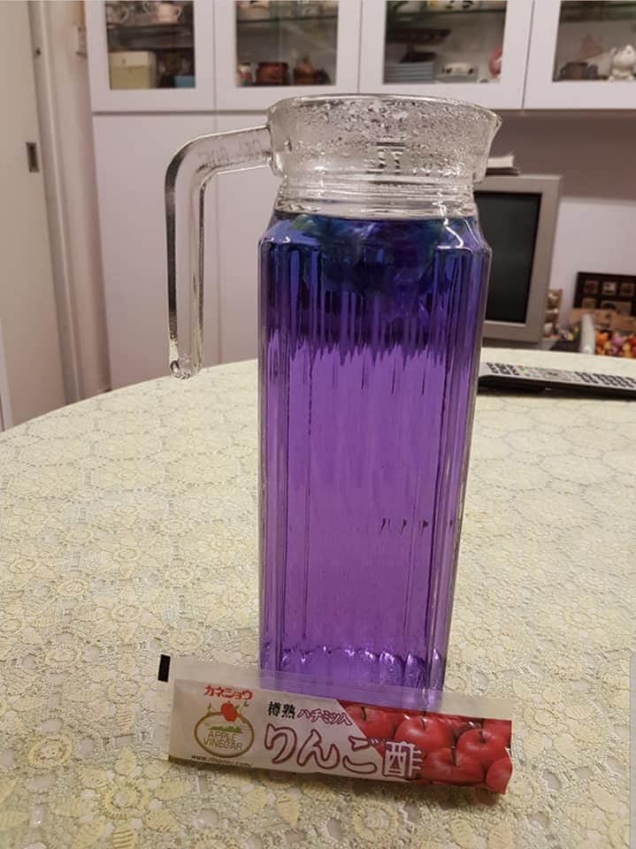 Blue Pea Flower water added with Apple Vinegar