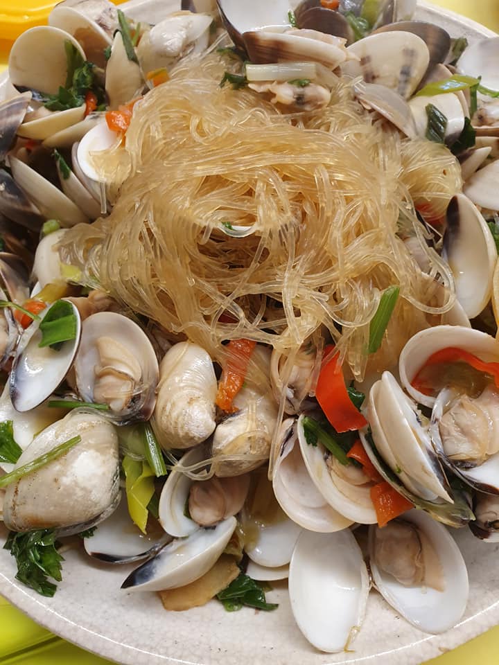 Fresh Clams with Tunghoon