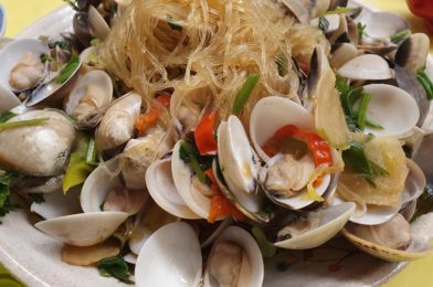 Fresh Clams with Tunghoon