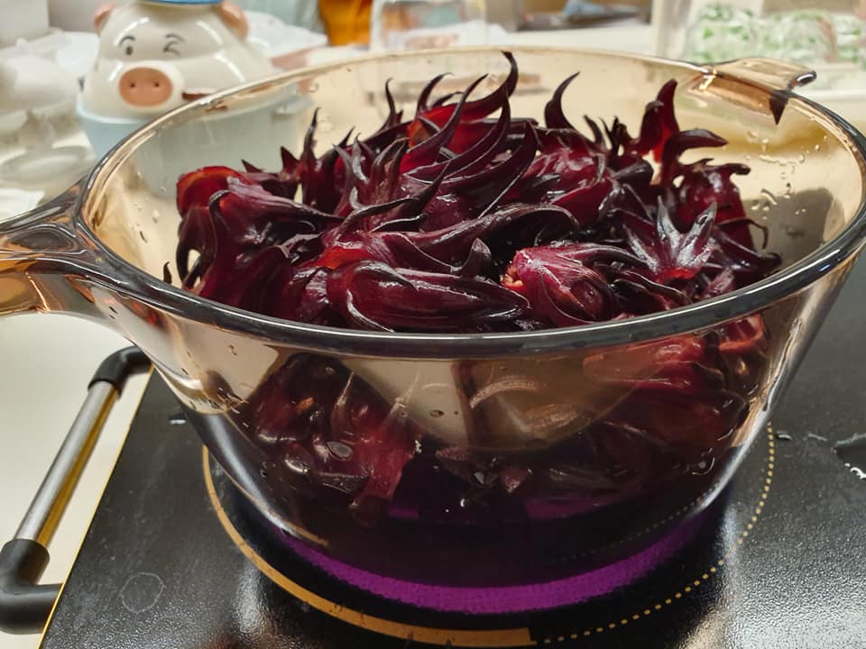 Boil the Roselle Petals with 4 cups water