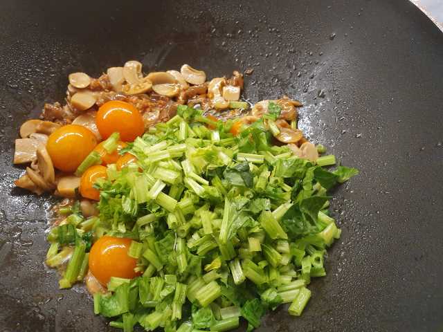 Add in Chopped Spinach Stem