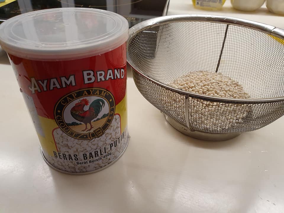 Rinse half cup of AYAM Brand Pearl Barley 