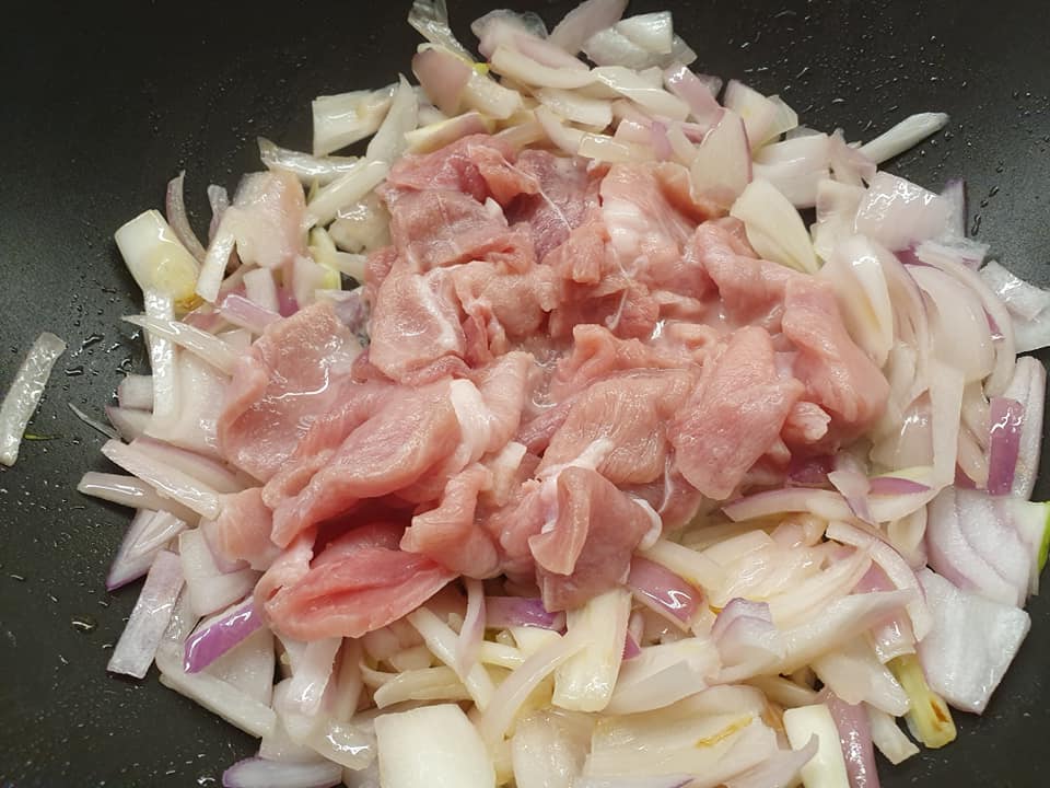 Sauting Onion and Pork slices