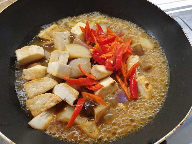 Cooking Meatless Japanese Curry Rice