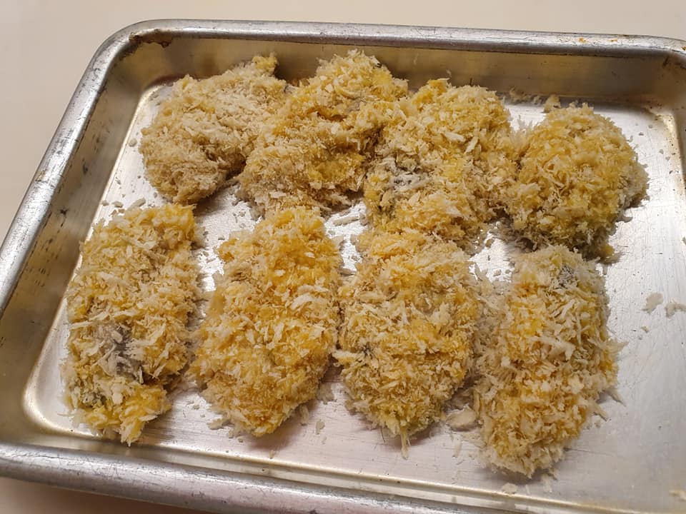 Dust the Oysters with some flour and coat with beaten eggs and breadcrumbs