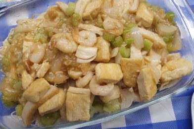 Egg Noodle with Tofu, Shrimps, Onion & Celery