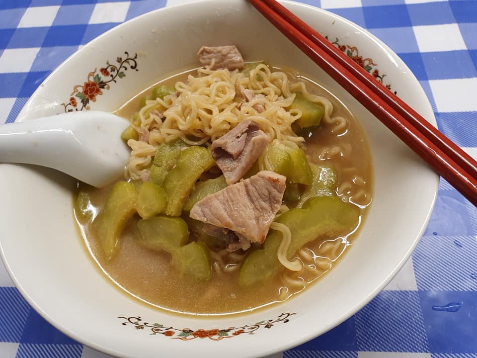 Pork slices saute with Bittergourd and cooked with MYOJO Brand Prawn Tanmen.